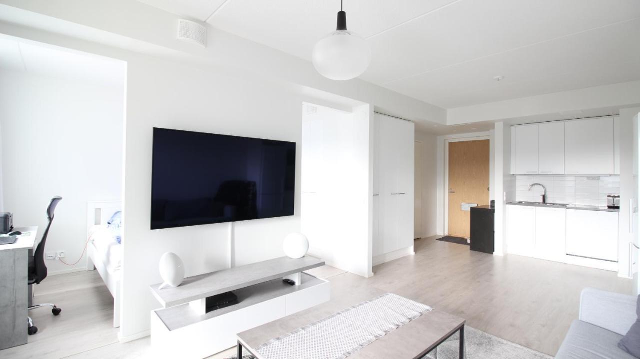 Appartamento New One Bedroom With Terrace And Parking Vantaa